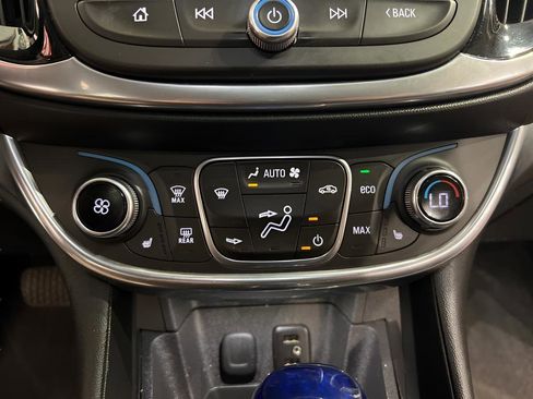 Used 2016 Chevrolet Volt Premier w/ Driver Confidence Package image 10