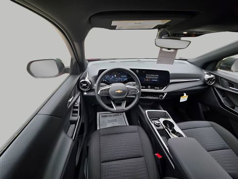 New 2026 Chevrolet Equinox LT image 12