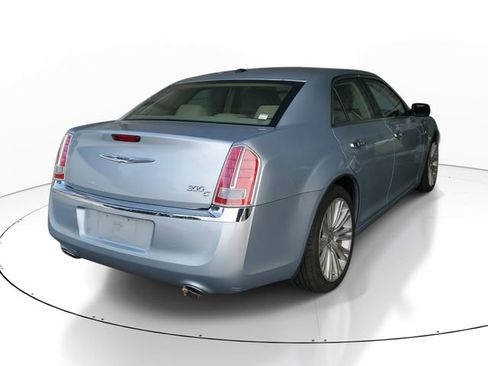Used 2013 Chrysler 300 C RWD image 7