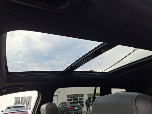 Used 2025 Cadillac XT6 Luxury image 14