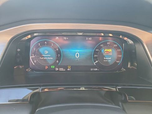 Used 2024 Volkswagen Atlas Cross Sport SE image 27