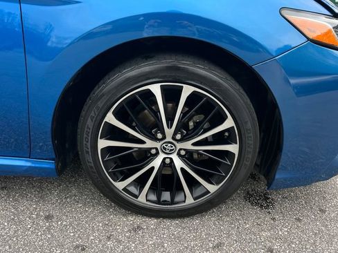 Used 2018 Toyota Camry L image 35