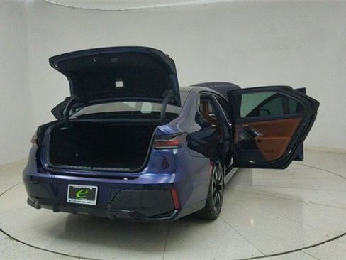 Used 2023 BMW i7 xDrive60 image 75