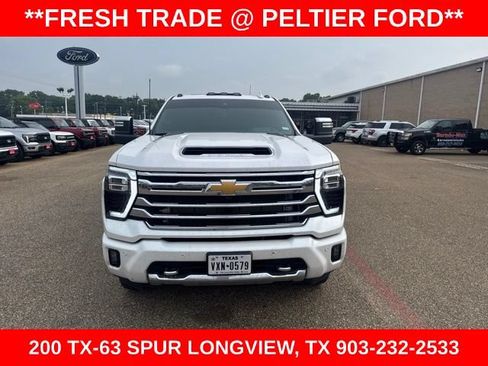 Used 2025 Chevrolet Silverado 3500 High Country w/ High Country Premium Package AWD/4WD image 2