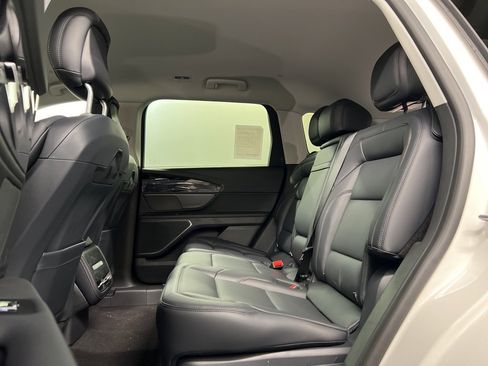 New 2026 Lincoln Nautilus Premier image 32
