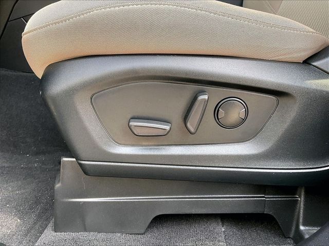Used 2022 Ford Explorer XLT AWD/4WD image 28