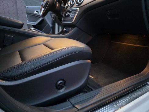 Used 2014 Mercedes-Benz CLA 250 image 37