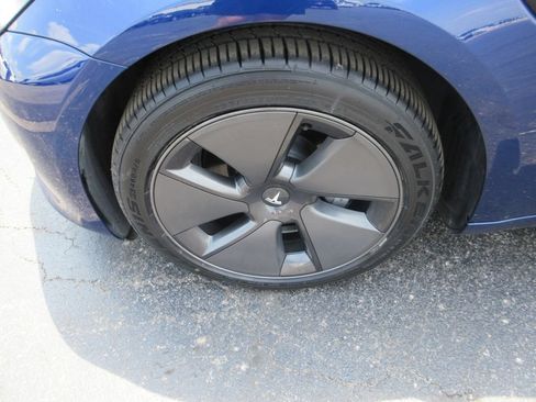Used 2023 Tesla Model 3 Standard Range RWD image 13