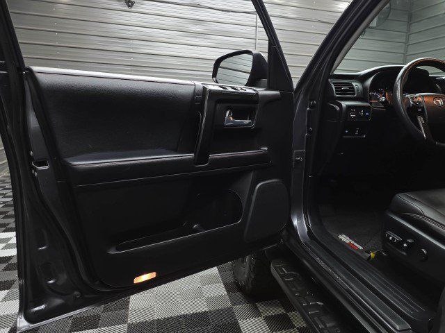 Used 2021 Toyota 4Runner TRD Off-Road Premium w/ Moonroof Package AWD/4WD image 33