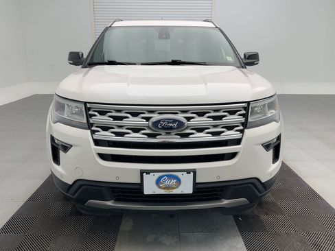Used 2018 Ford Explorer XLT w/ Equipment Group 202A image 6