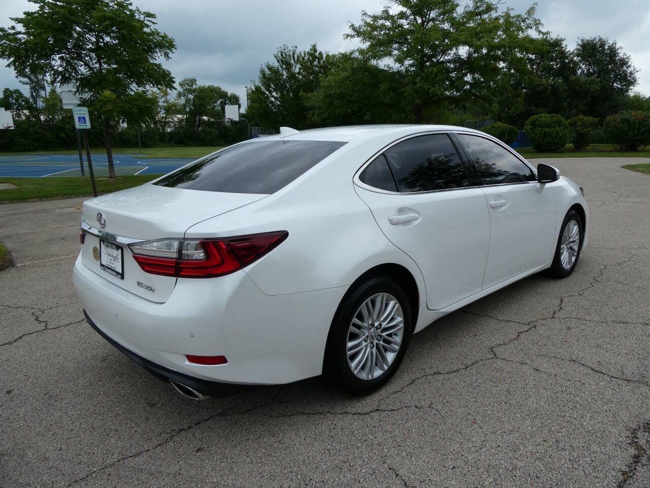 Used 2016 Lexus ES 350 w/ Premium Package w/Wood Trim FWD image 5