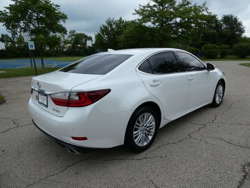 Used 2016 Lexus ES 350 w/ Premium Package w/Wood Trim FWD image 5