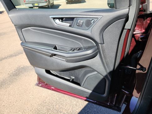 Used 2024 Ford Edge Titanium image 13