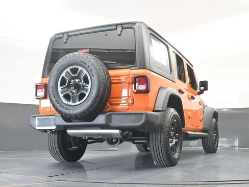 Used 2025 Jeep Wrangler Sport image 60