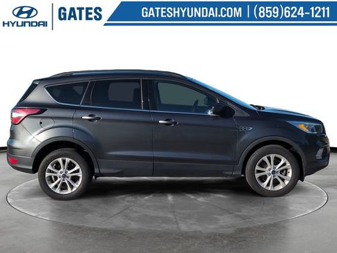 Used 2018 Ford Escape SE AWD/4WD image 3