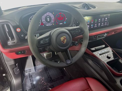 Certified 2025 Porsche Cayenne GTS image 24