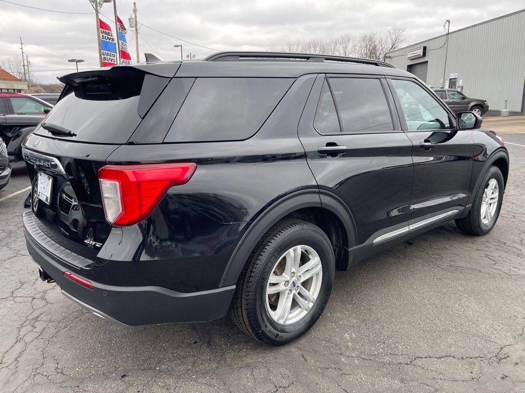 Used 2022 Ford Explorer XLT w/ Equipment Group 202A AWD/4WD image 3