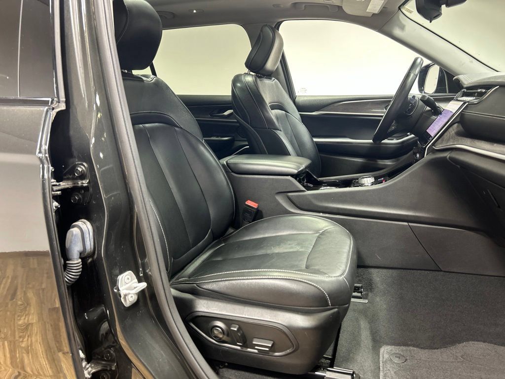 Used 2022 Jeep Grand Cherokee L Limited AWD/4WD image 47