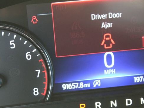 Used 2020 Ford Explorer Limited image 21