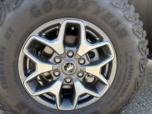 Used 2025 Ford Bronco Badlands AWD/4WD image 13