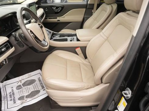 Used 2022 Lincoln Aviator Reserve w/ Elements Package Plus image 9