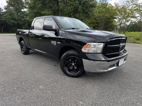 Used 2019 RAM 1500 Classic SLT image 14