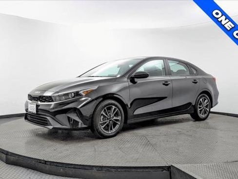 Used 2024 Kia Forte LXS image 2