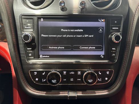 Used 2017 Bentley Bentayga image 77