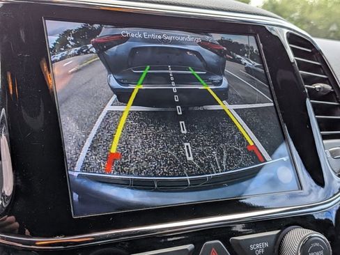 Used 2019 Jeep Grand Cherokee Limited image 5