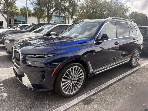 Certified 2026 BMW X7 xDrive40i w/ Executive Package AWD/4WD image 4
