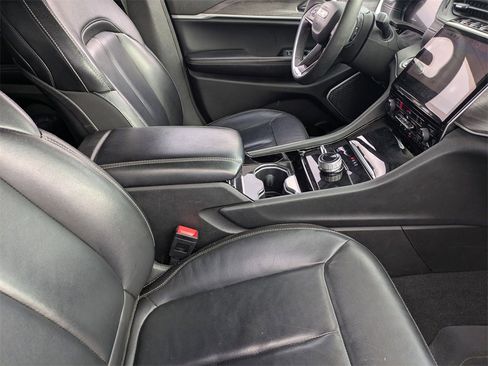 Used 2023 Jeep Grand Cherokee L Limited w/ Black Appearance Package image 37