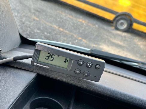 Used 2014 Mercedes-Benz Sprinter 2500 image 13