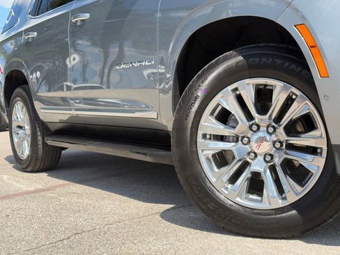 Used 2025 GMC Yukon Denali AWD/4WD image 2