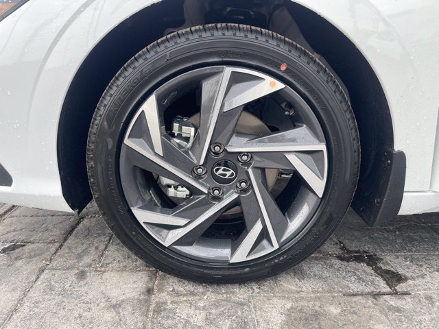 New 2025 Hyundai Elantra SEL FWD image 7