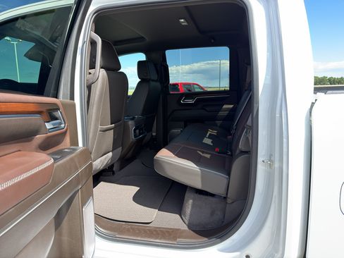 Used 2024 GMC Sierra 2500 Denali AWD/4WD image 19