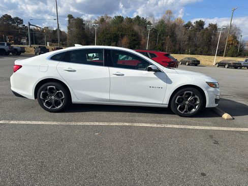 Used 2024 Chevrolet Malibu LT image 3