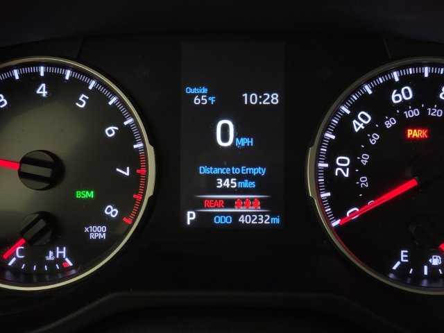 Used 2022 Toyota RAV4 LE AWD/4WD image 16