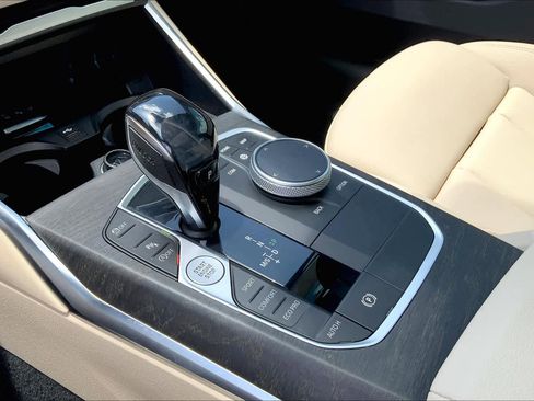 Used 2021 BMW 330i Sedan w/ Premium Package image 31