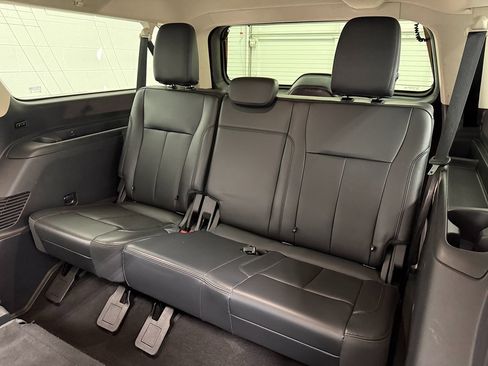 Used 2024 Ford Expedition Max XLT image 14