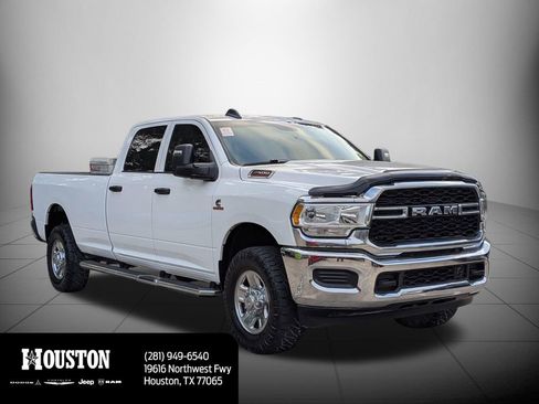 Used 2023 RAM 2500 Tradesman w/ Chrome Appearance Group image 3