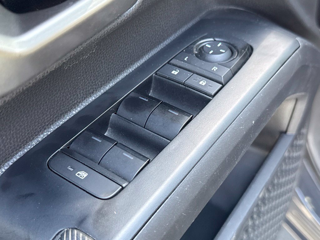 Used 2025 Toyota Tacoma TRD Off-Road AWD/4WD image 17