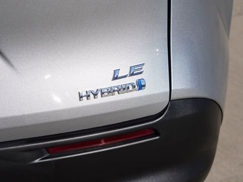 Certified 2024 Toyota Sienna LE image 10