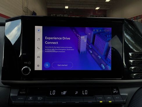 Used 2025 Toyota Camry SE FWD image 29