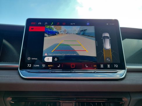 New 2026 Volkswagen Tiguan SE R-Line FWD image 19