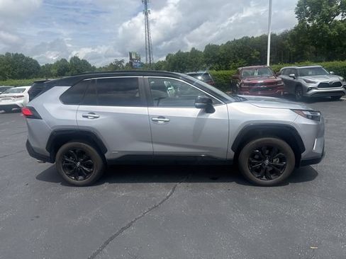 Used 2022 Toyota RAV4 XSE AWD/4WD image 6