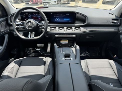 New 2025 Mercedes-Benz GLS 450 4MATIC image 4