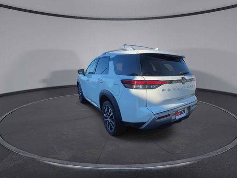 Used 2023 Nissan Pathfinder Platinum image 6