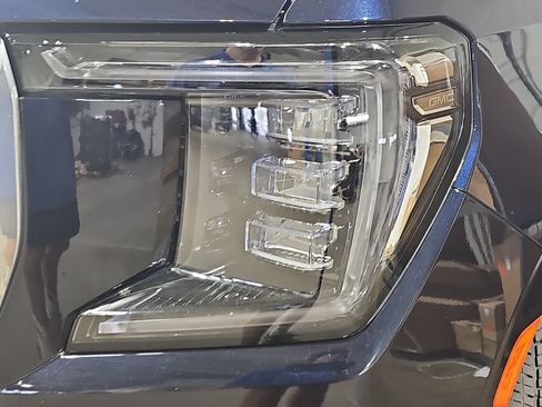 Certified 2024 GMC Yukon XL Denali w/ Advanced Technology Package AWD/4WD image 39