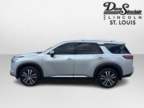 Used 2025 Nissan Pathfinder Platinum w/ Cargo Package AWD/4WD image 6