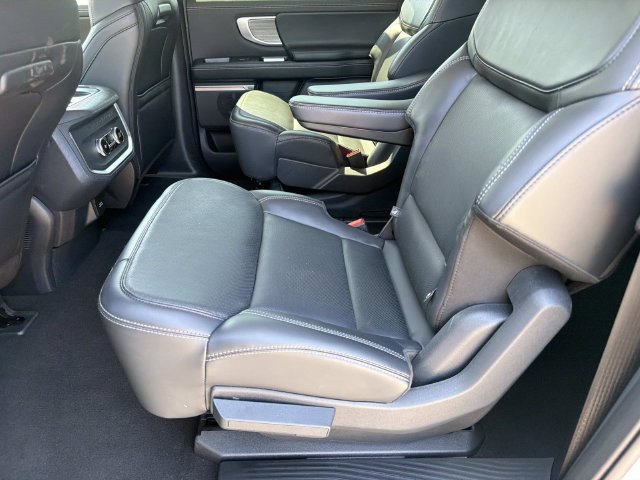 Used 2025 Ford Expedition Max Platinum AWD/4WD image 18